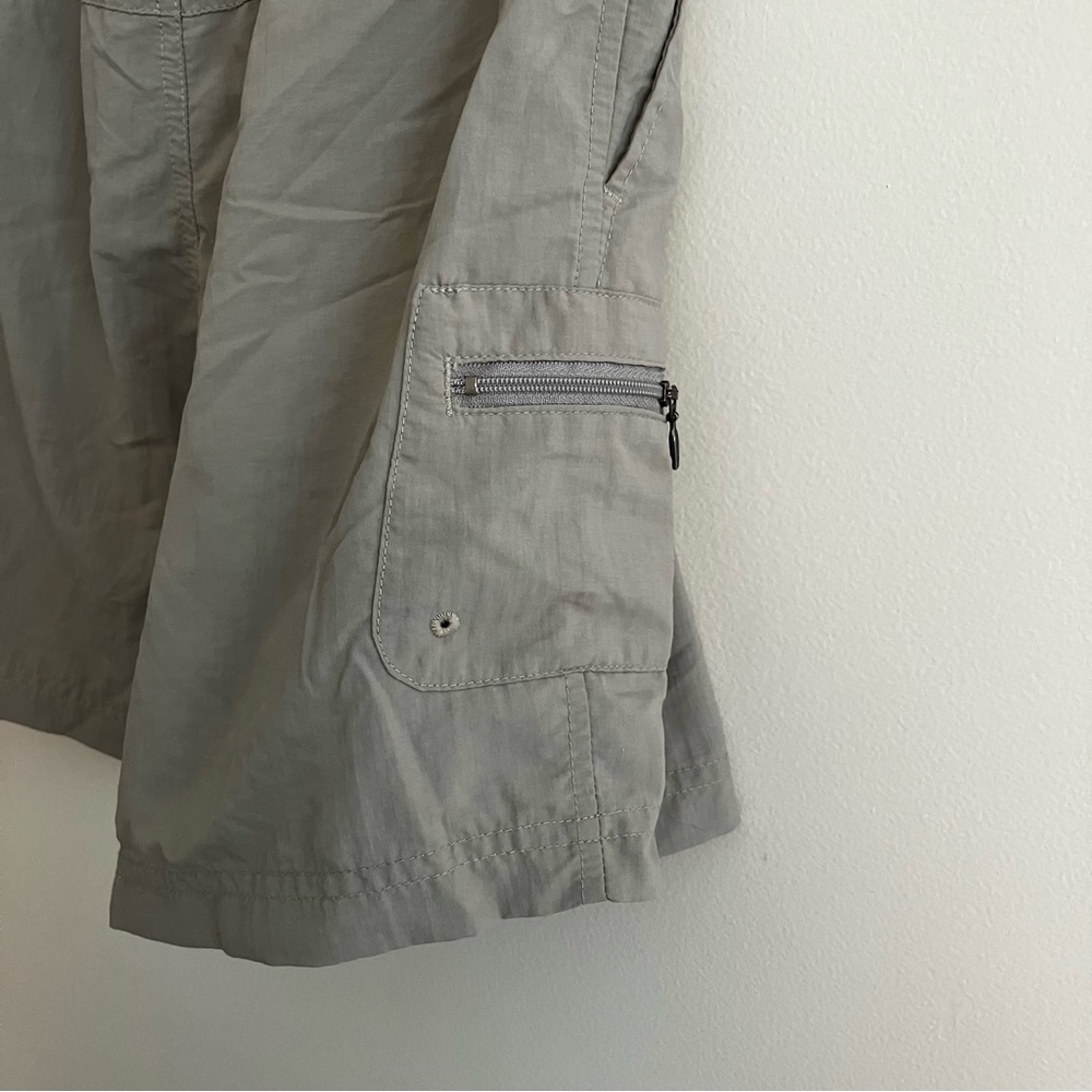 Columbia Women's Cargo Shorts - Light Gray - Picture 5 of 5